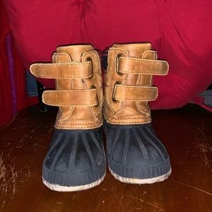 Baby GAP 9-10 boots